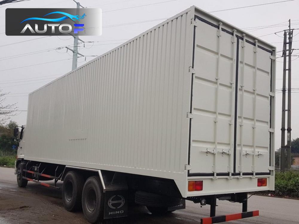 Giá xe tải Hino FM8JW7A (15t - 9.4m) thùng chở pallet